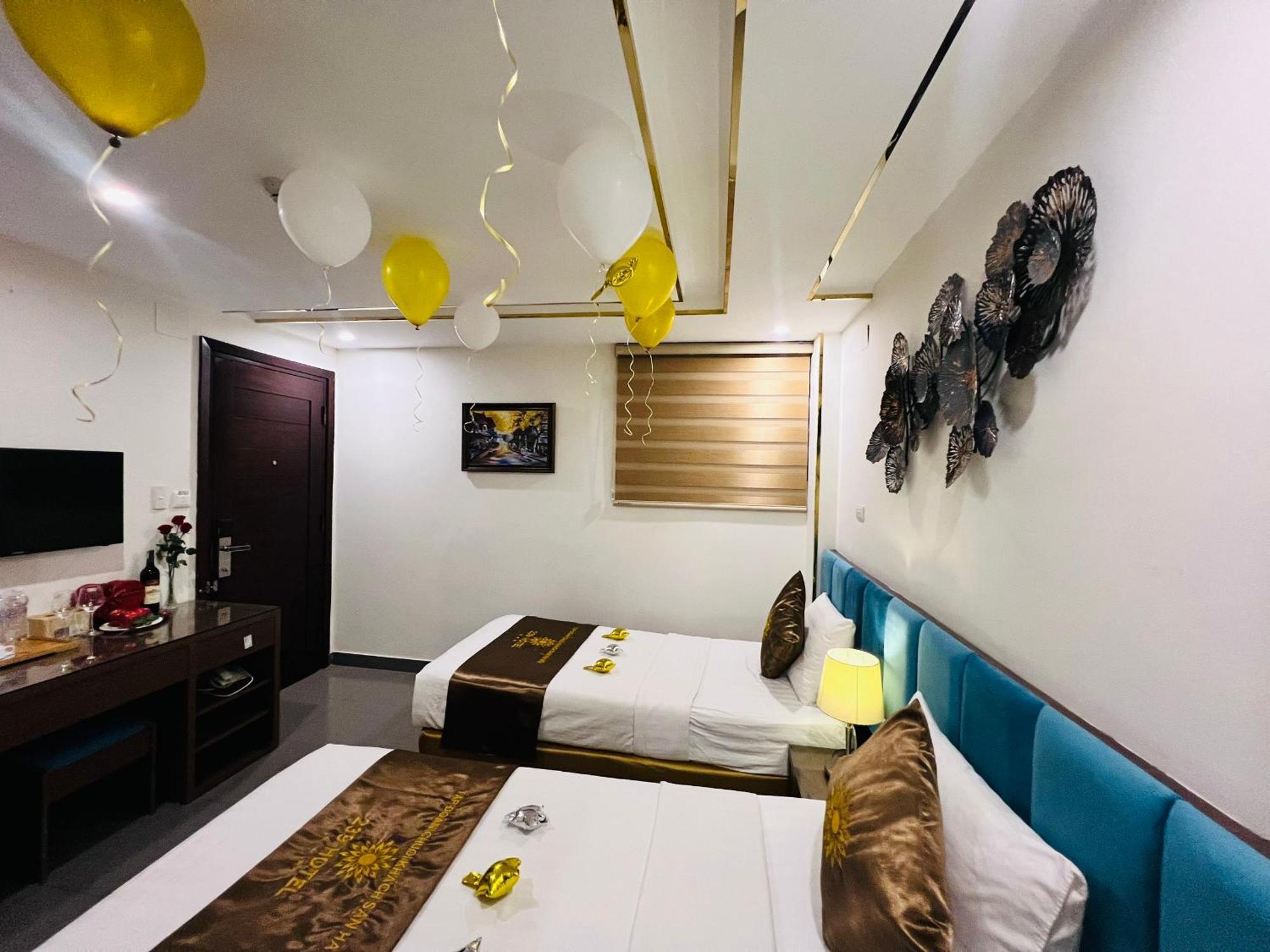 Khach San 239 Hotel Hanoi Exterior photo