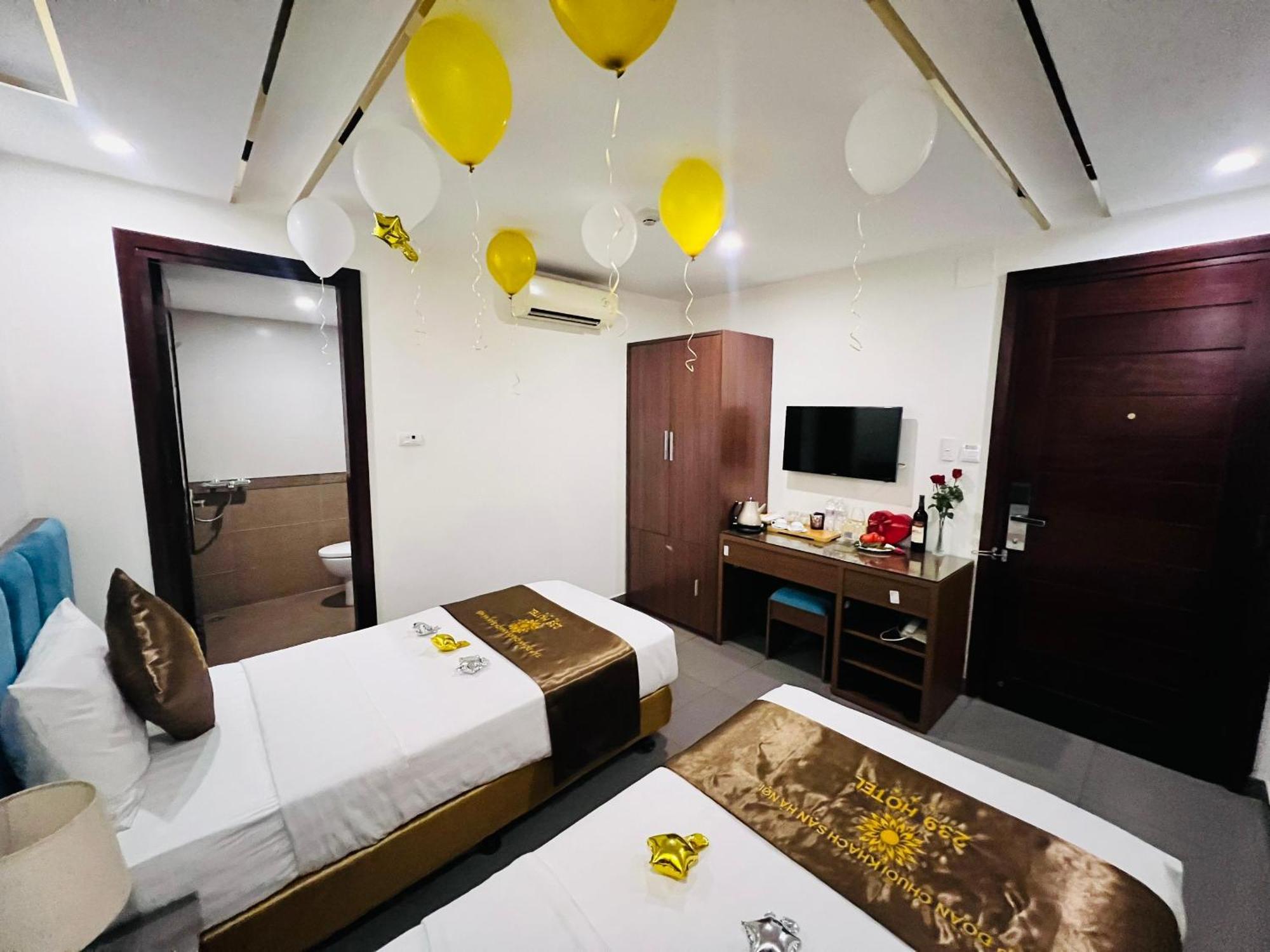 Khach San 239 Hotel Hanoi Exterior photo