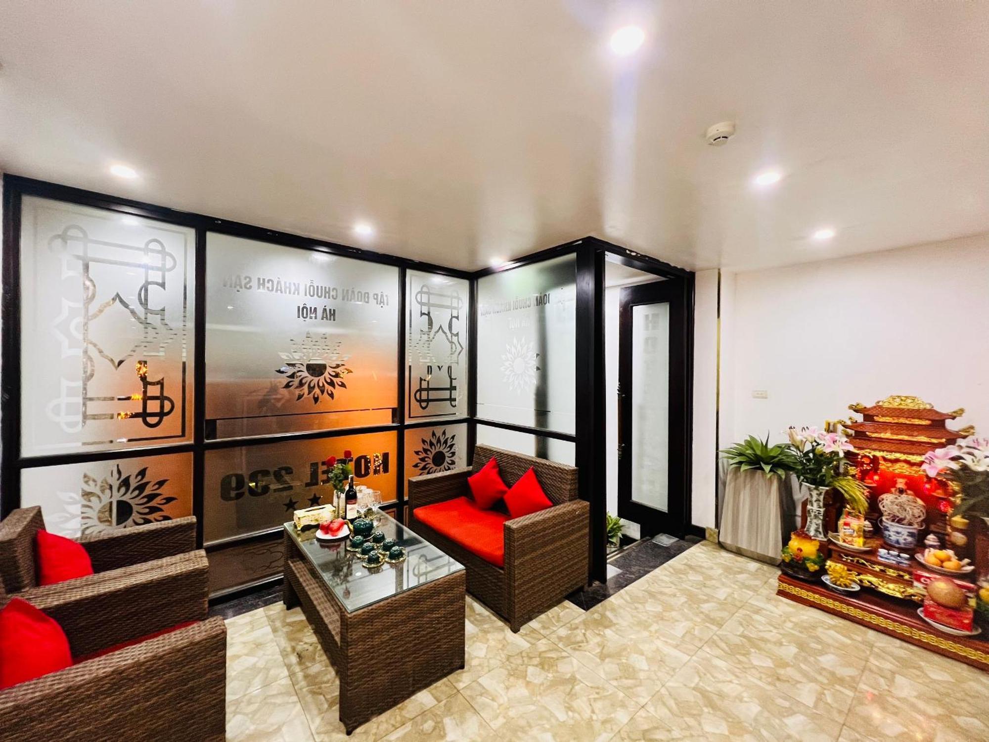 Khach San 239 Hotel Hanoi Exterior photo
