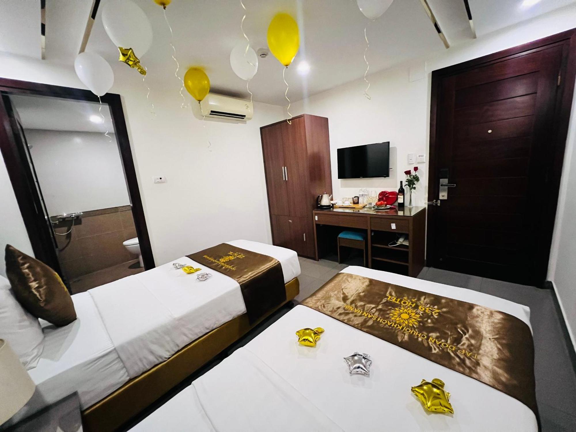 Khach San 239 Hotel Hanoi Exterior photo